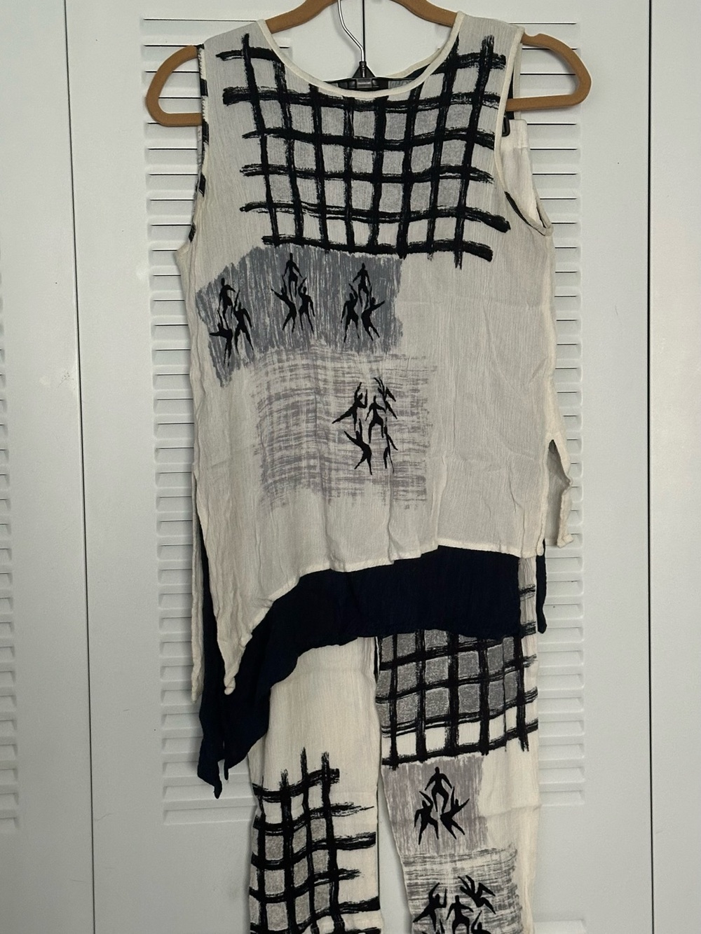 Women's Abstract Grid Print Sleeveless Top and Pants in White and Black